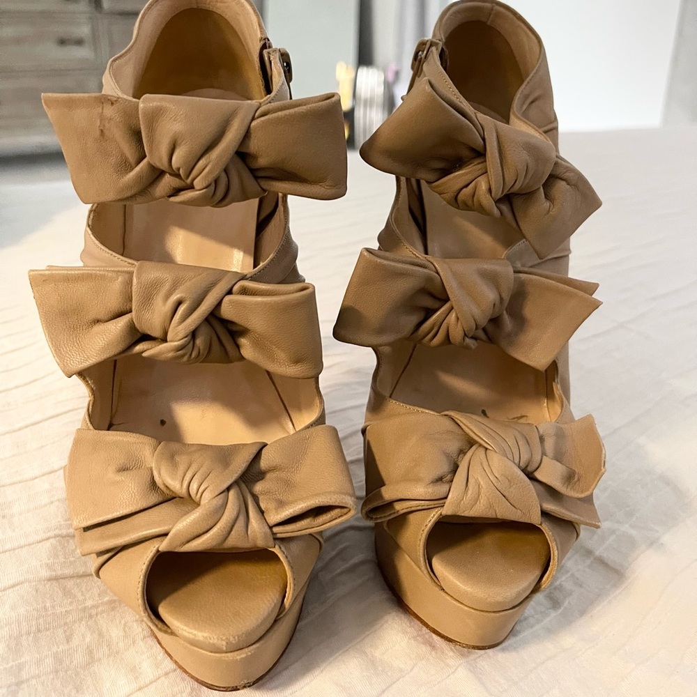 Christian Louboutin Nude Bow Heels Size 38